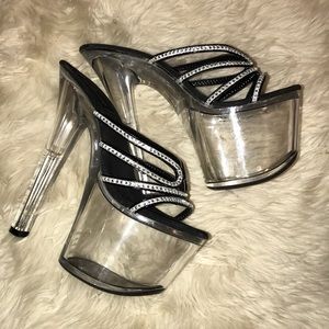 Centerfolds 6.5 inch heels size 6